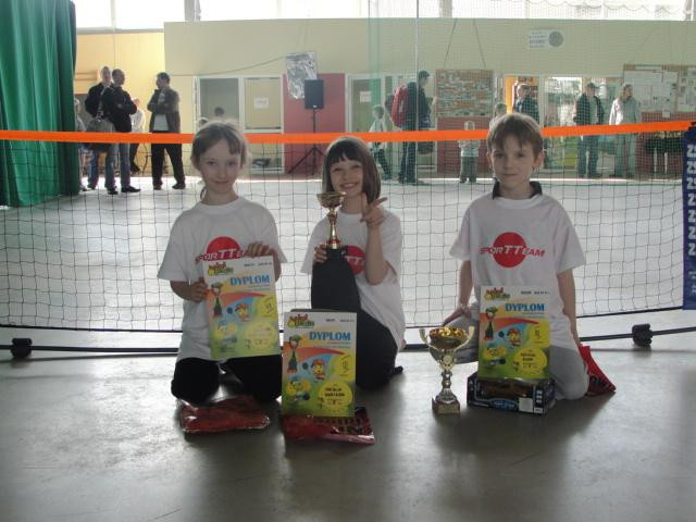 Zawodnicy UKS SPORTTEAM na podium - mini tenis Radom
