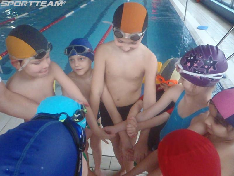 NASZE GRUPY PŁYWACKIE - SPORTTEAM - DOŁĄCZ DO NAS