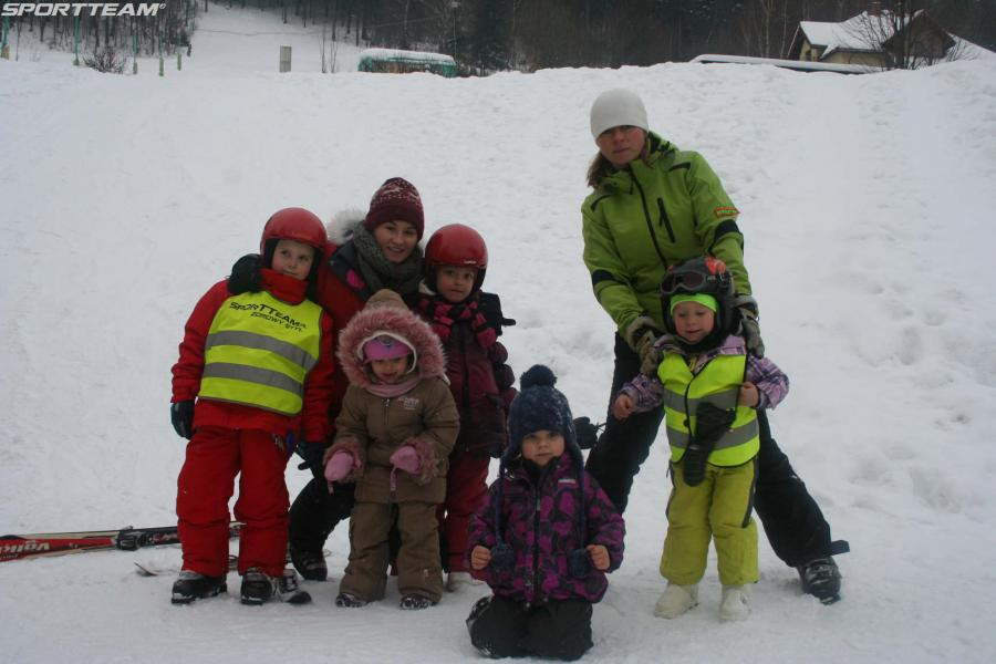 Familijne zimowe sportowisko w Szczyrku - PRZEDSZKOLAKI Z RODZICAMI - RAZ WSPÓLNIE RAZ SAMODZIELNIE:)