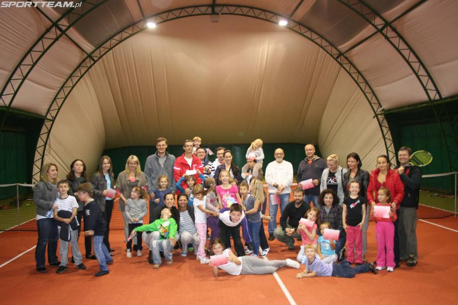 Urodzinowe przyjęcie Liwii na korcie tenisowym!:) SPORTTEAM - DOŁĄCZ DO NAS!