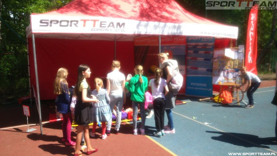 Uczyć, rozwijać i doskonalić - warto! Drużyna Stołecznego WOPR - OSR Sportteam - promuje ratownictwo i pierwszą pomoc.